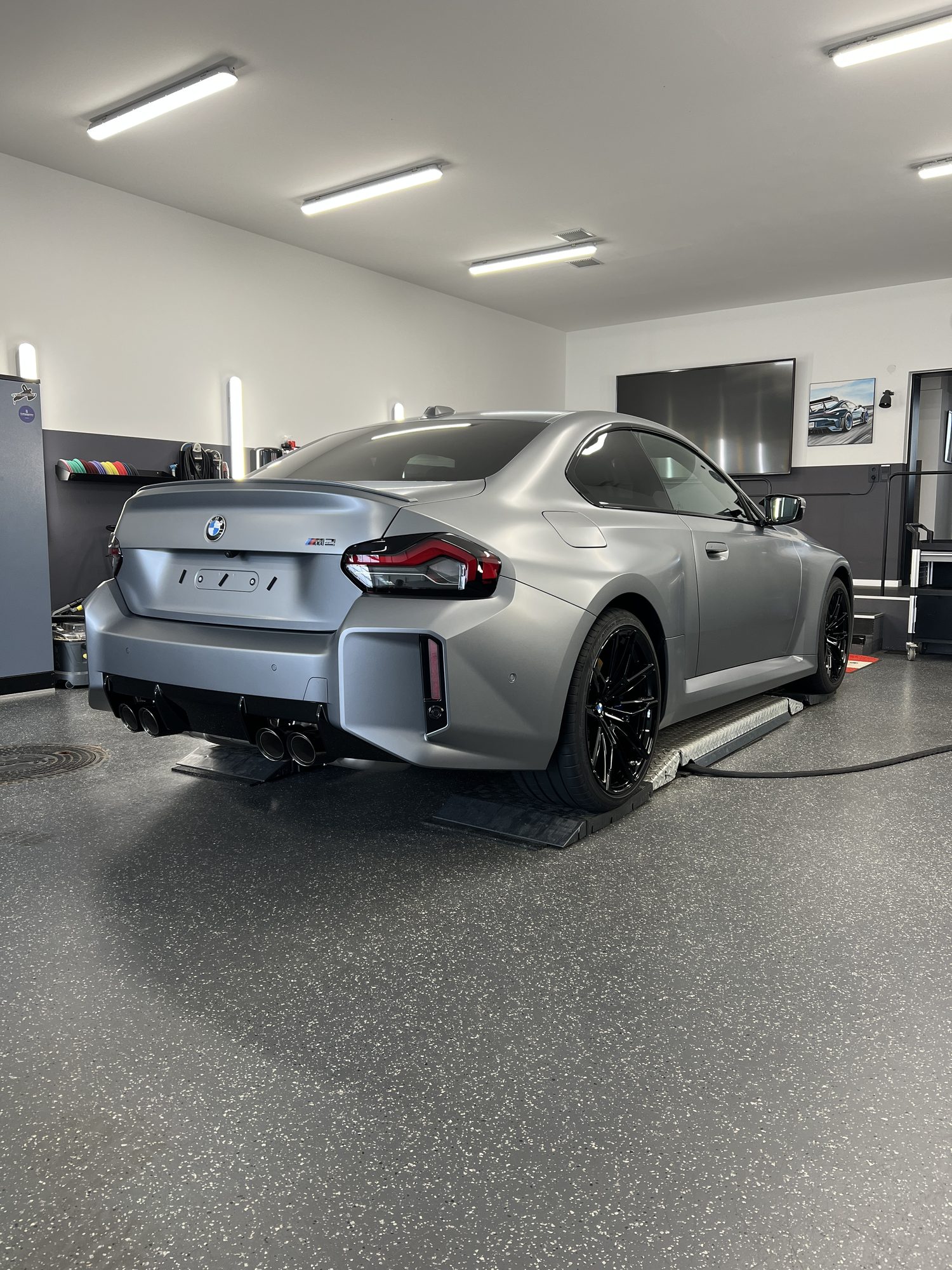 BMW M2 mit Mattlack-Keramikversiegelung im Neowash-Studio Braunschweig