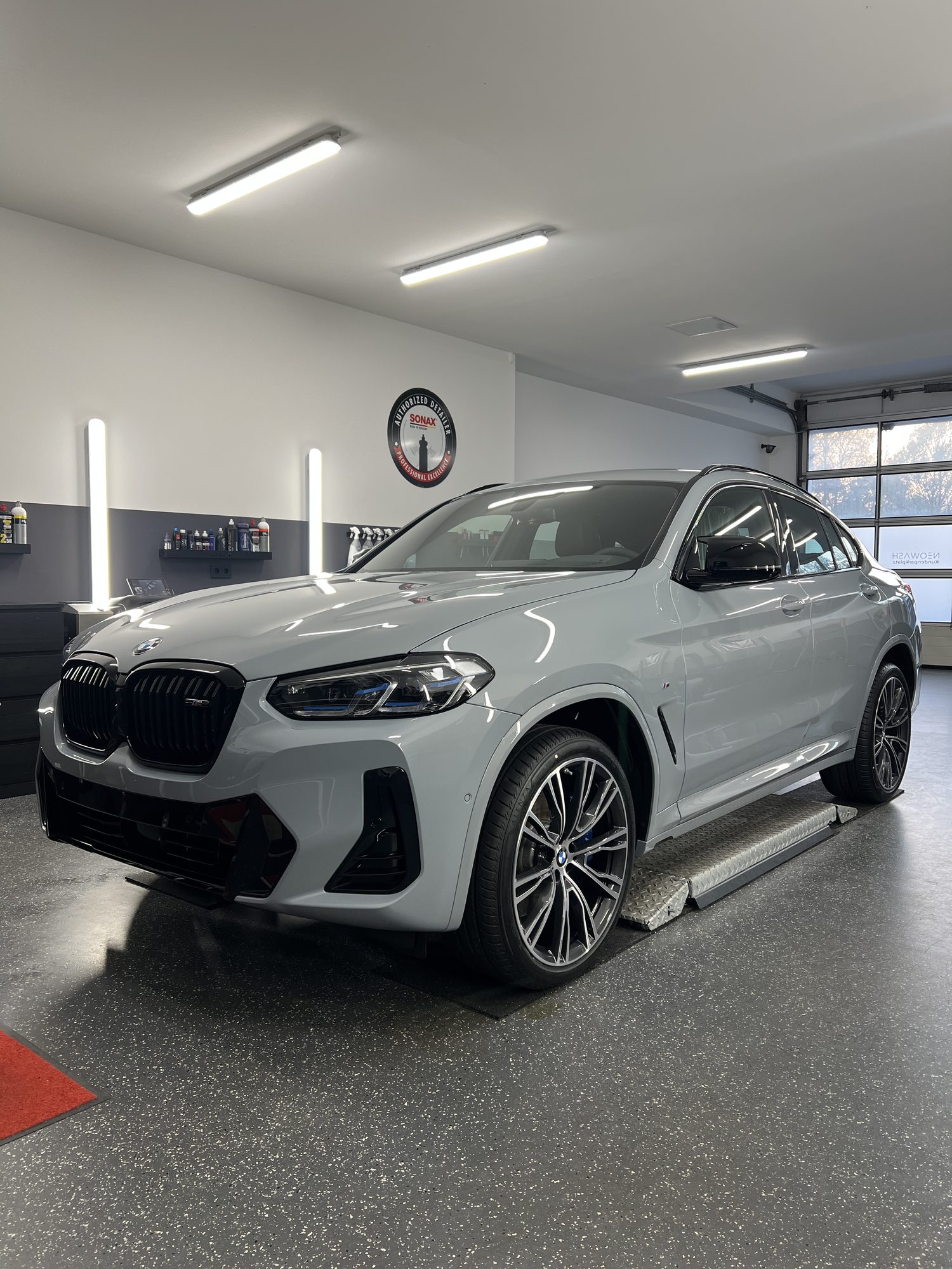 BMW X4 M40i mit Keramikversiegelung im Neowash-Studio Braunschweig