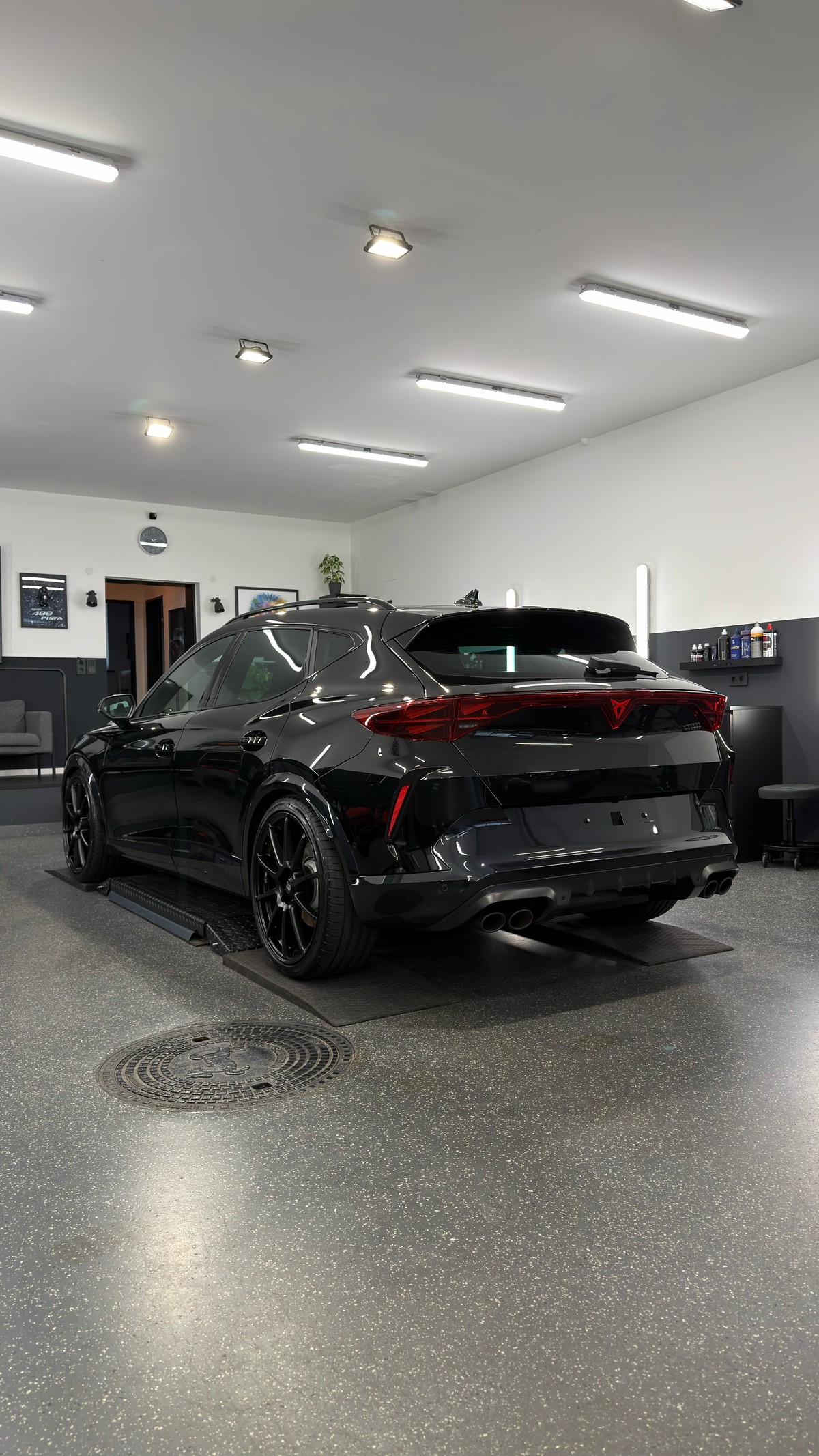 Cupra Formentor VZ nach Keramikversiegelung im Detailing-Studio Neowash Braunschweig