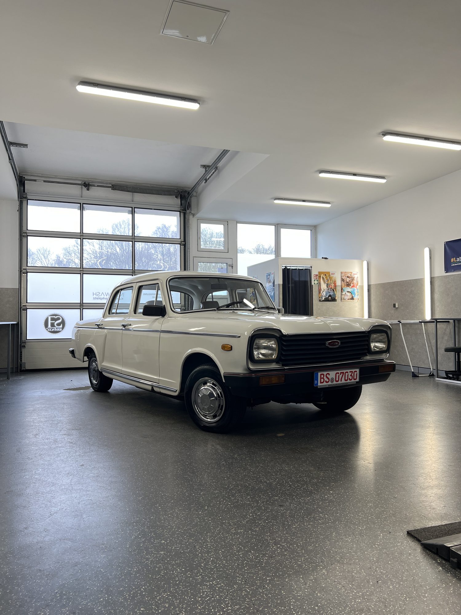 Shanghai SH760B Klassiker nach mehrstufiger Politur im Neowash-Studio Braunschweig