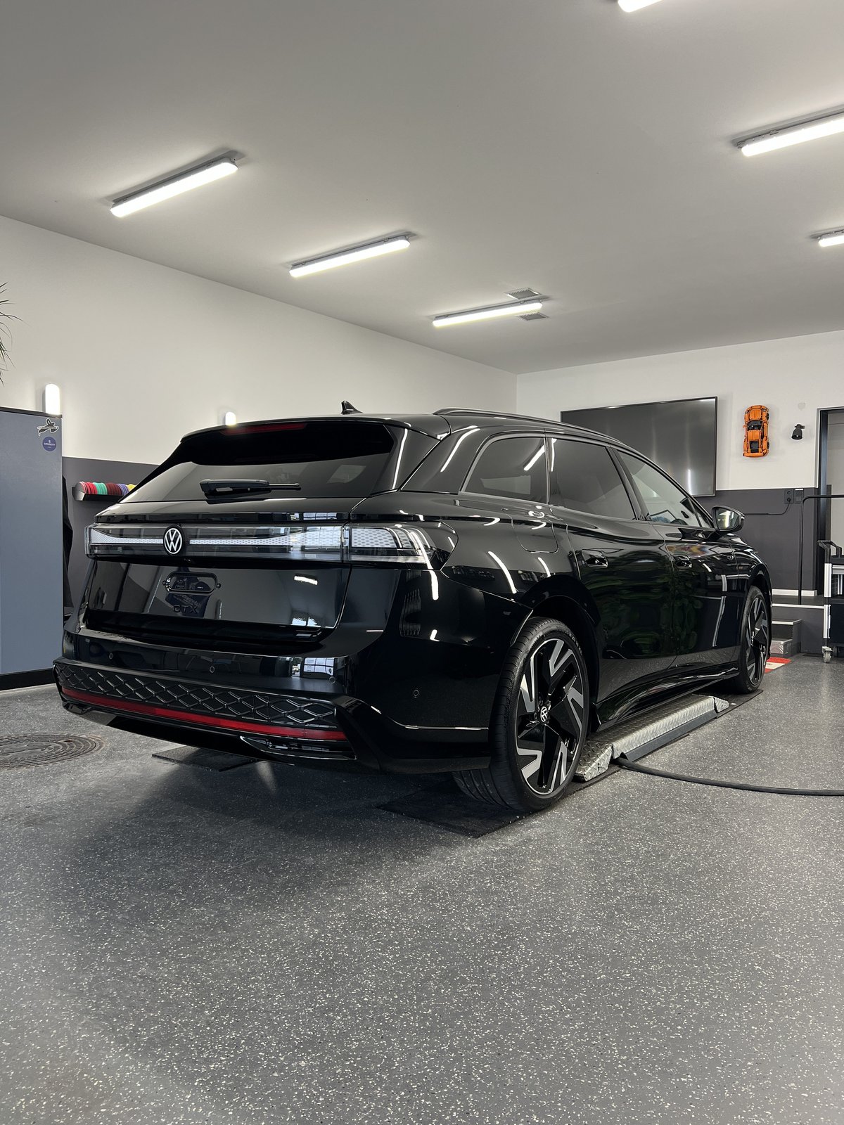 Volkswagen ID.7 Tourer mit Keramikversiegelung im Neowash-Studio Braunschweig