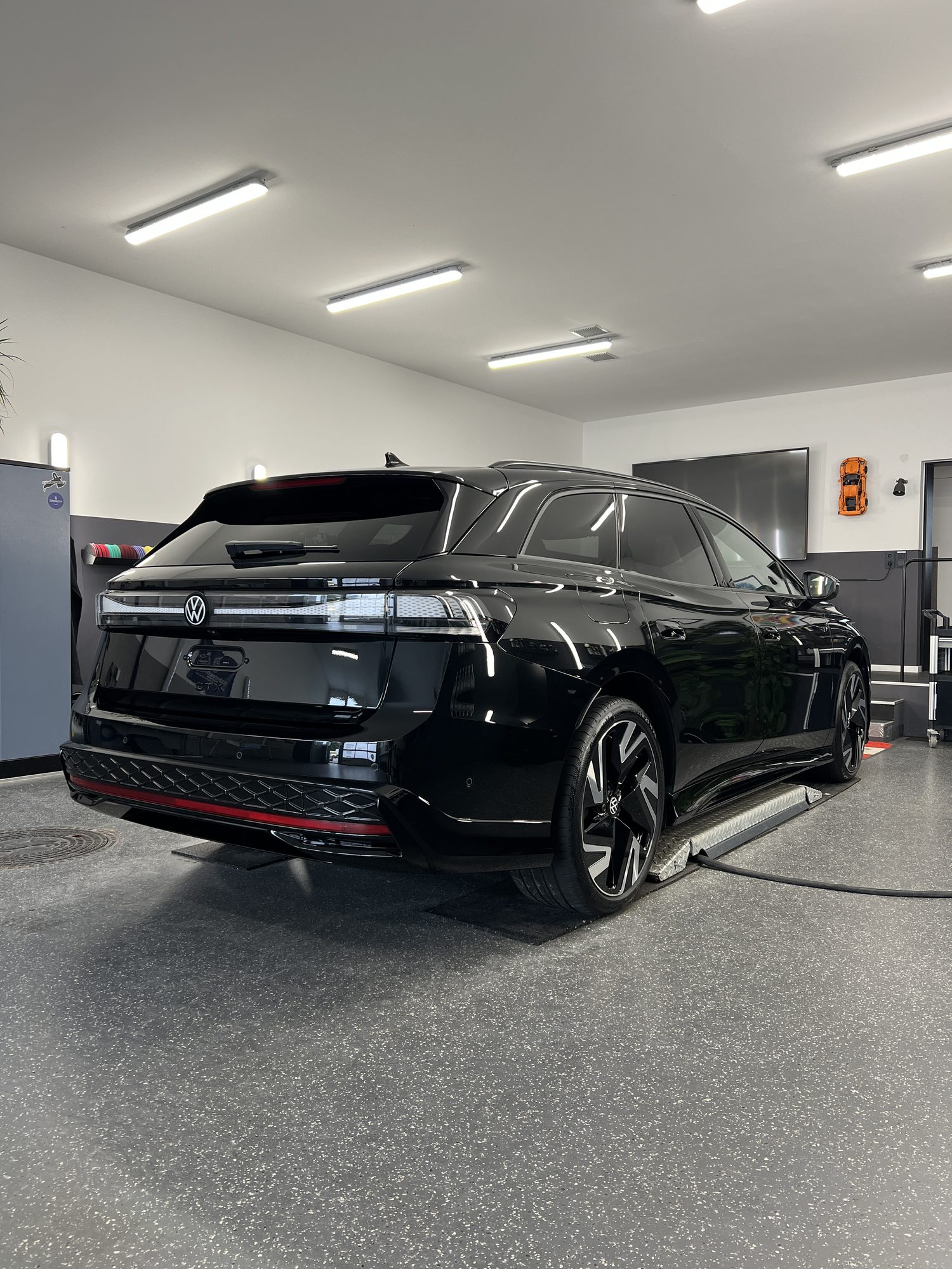 Volkswagen ID.7 Tourer mit Keramikversiegelung im Neowash-Studio Braunschweig